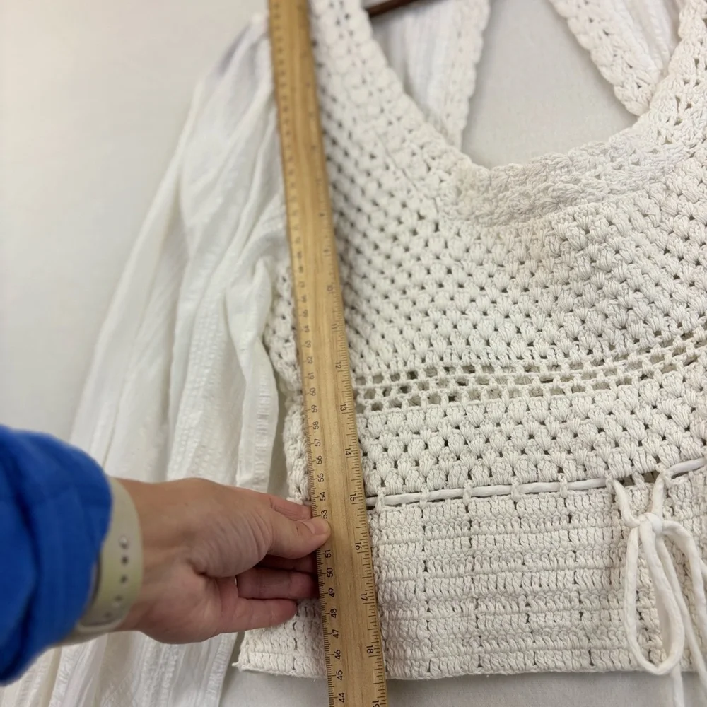 FREE PEOPLE Megan Crochet Cropped‎ Top Knit Cream Open Back Long Sleeve Medium